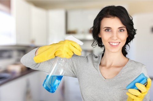 Deep kitchen cleaning during end of tenancy service